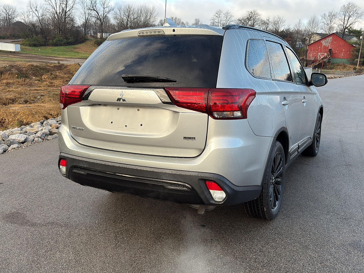 2020 Mitsubishi Outlander SE photo 3