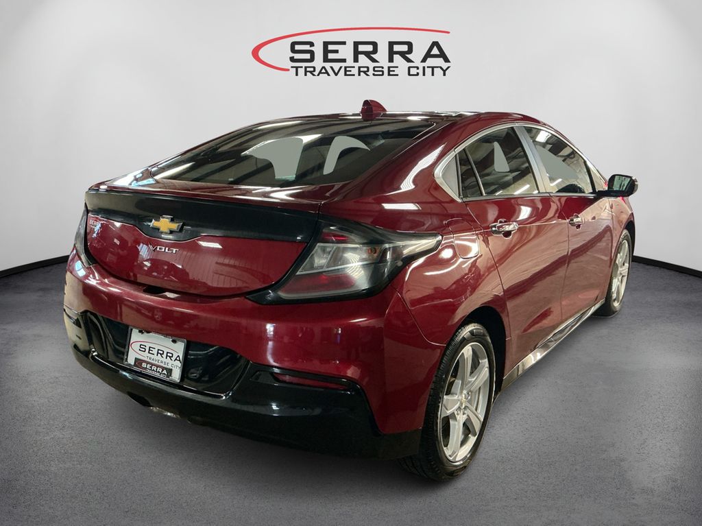 2018 Chevrolet Volt LT photo 5