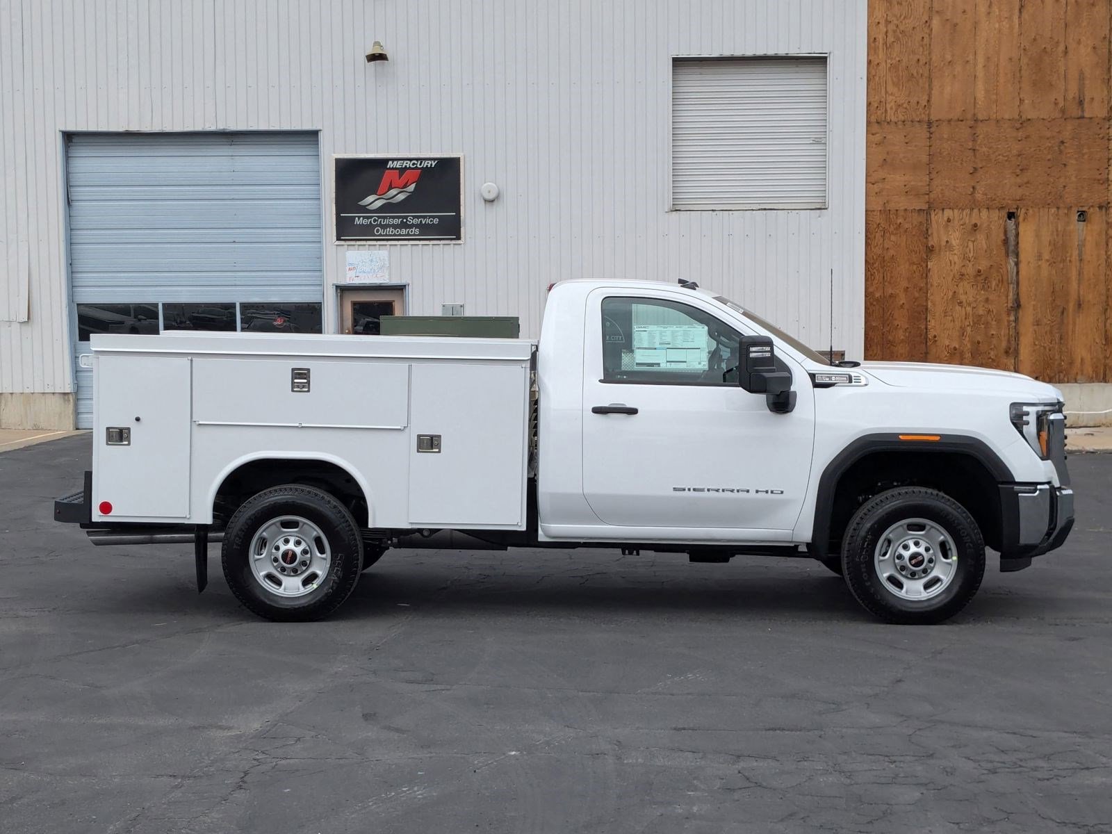 2025 Gmc Sierra 2500 HD Pro photo 2