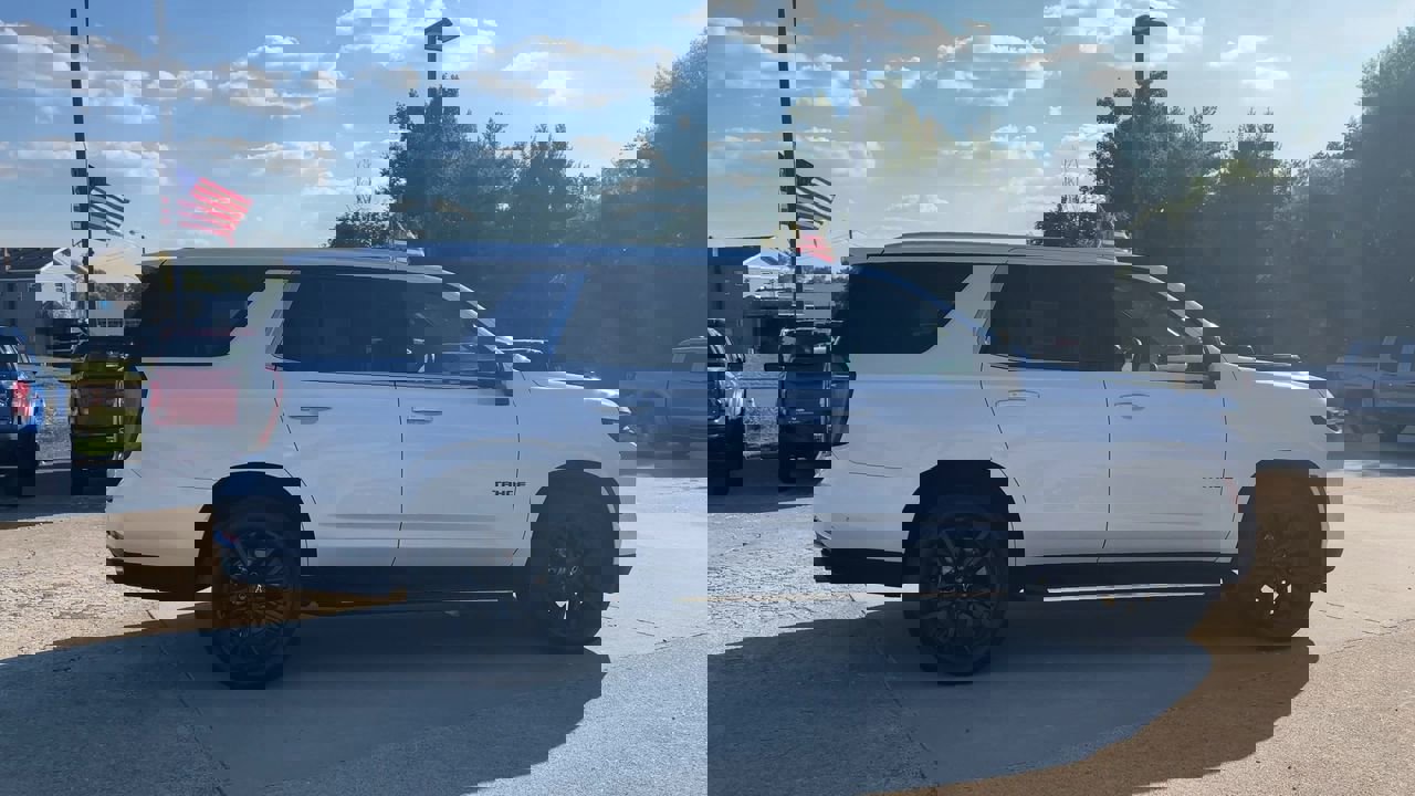 2025 Chevrolet Tahoe Premier photo 9