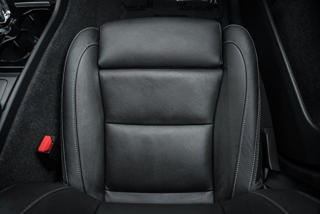 2024 Volvo XC40 Plus photo 25