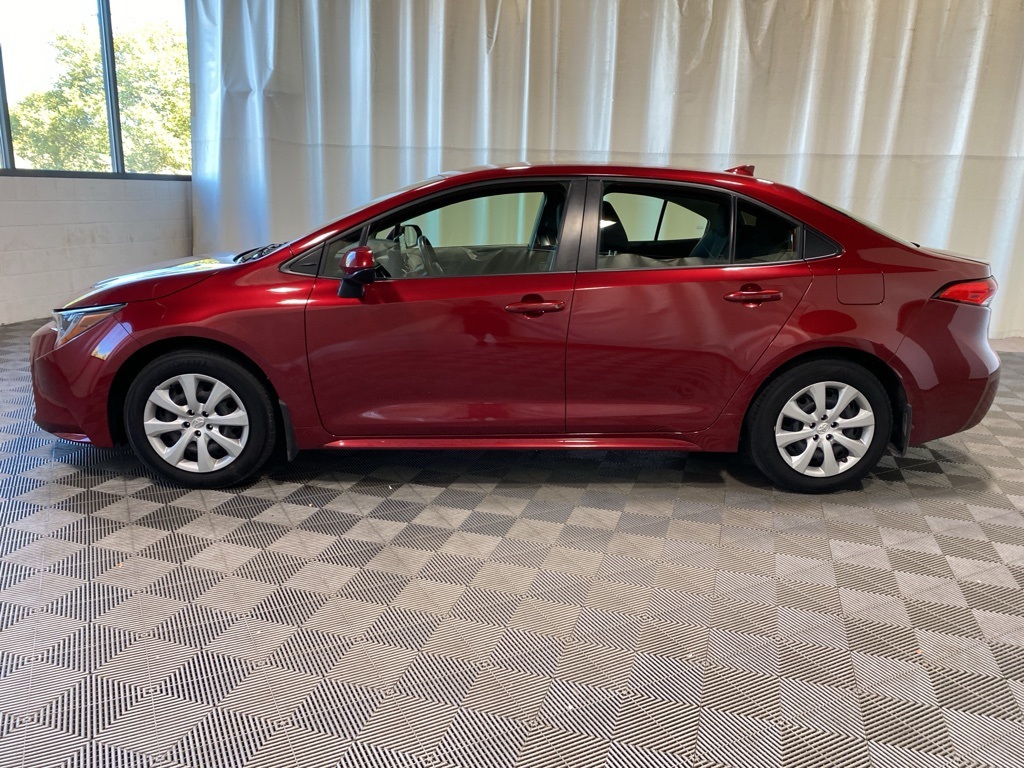 2022 Toyota Corolla LE photo 4