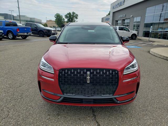 2025 Lincoln Corsair Grand Touring photo 3