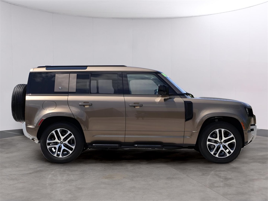 2022 Land Rover Defender 110 XS Edition photo 4