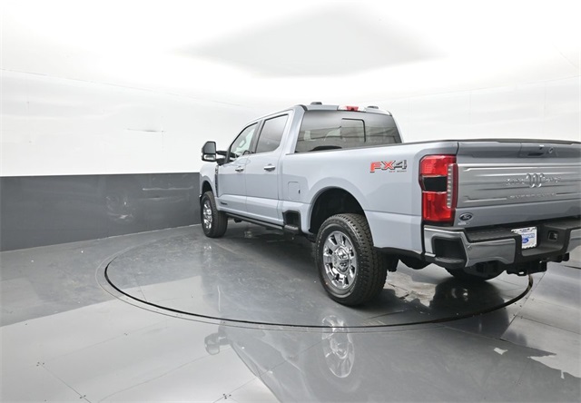 2025 Ford F-350 King Ranch photo 5