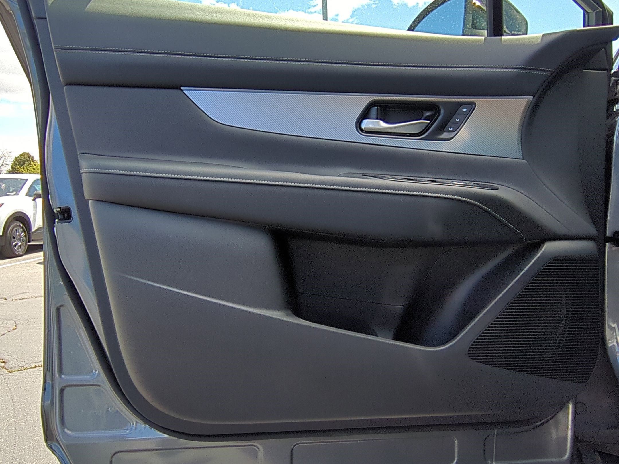 2025 Nissan Murano SL photo 6