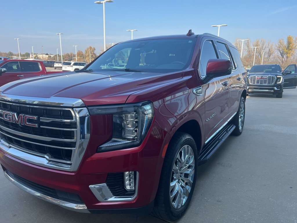 2022 GMC Yukon SLT's photo