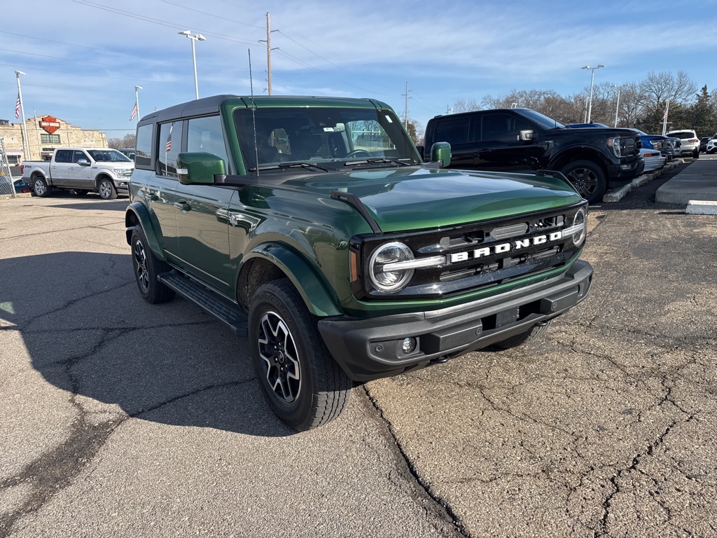 2023 Ford Bronco 4-Door Outer Banks's photo