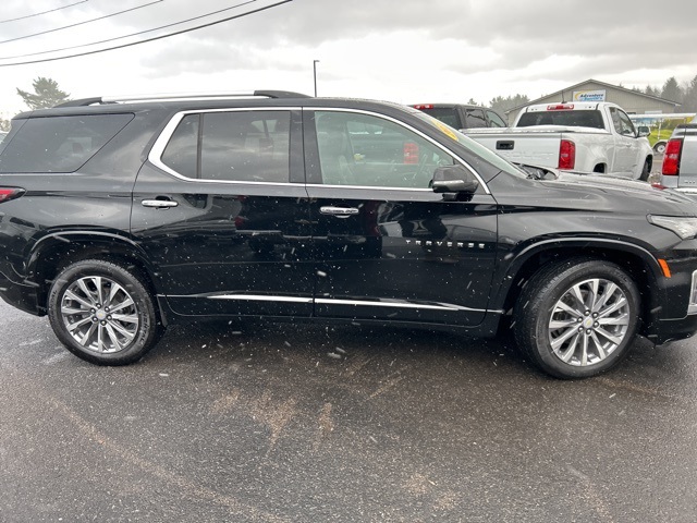 2023 Chevrolet Traverse Premier photo 2