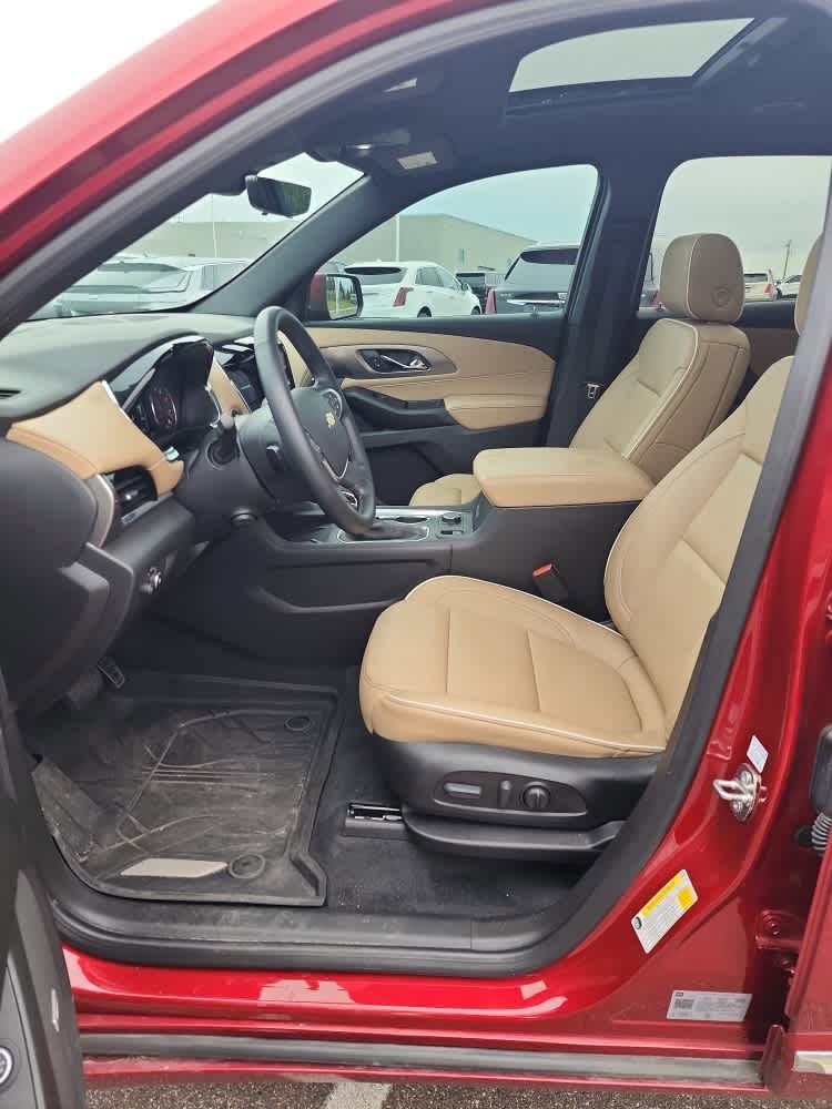 2023 Chevrolet Traverse Premier photo 5