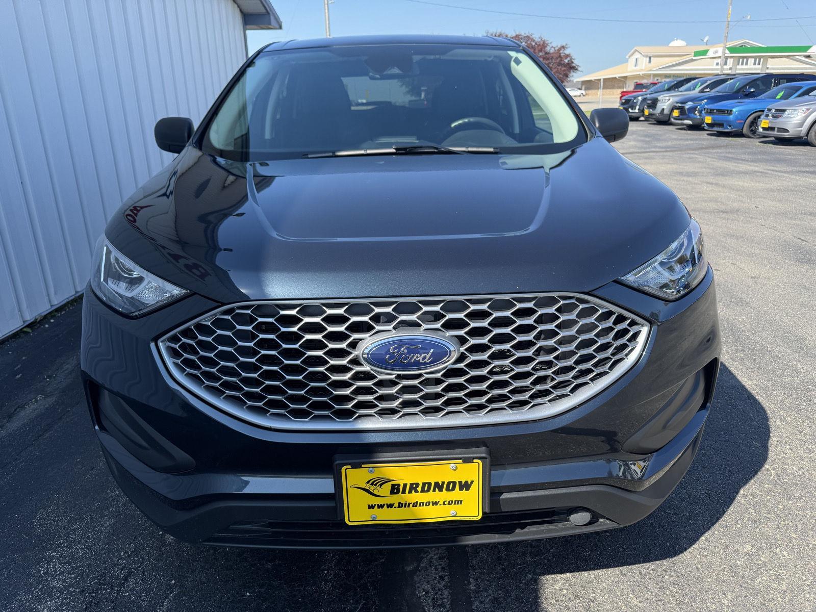2024 Ford Edge SE photo 3