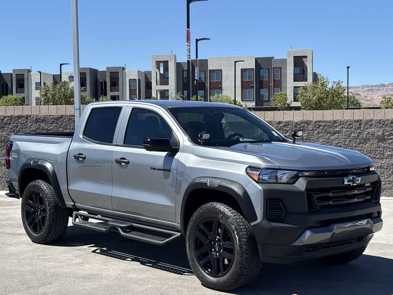 2023 Chevrolet Colorado Trail Boss photo 2