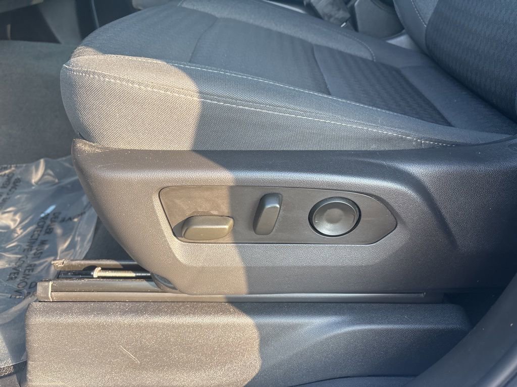2023 Chevrolet Silverado 1500 LT photo 13