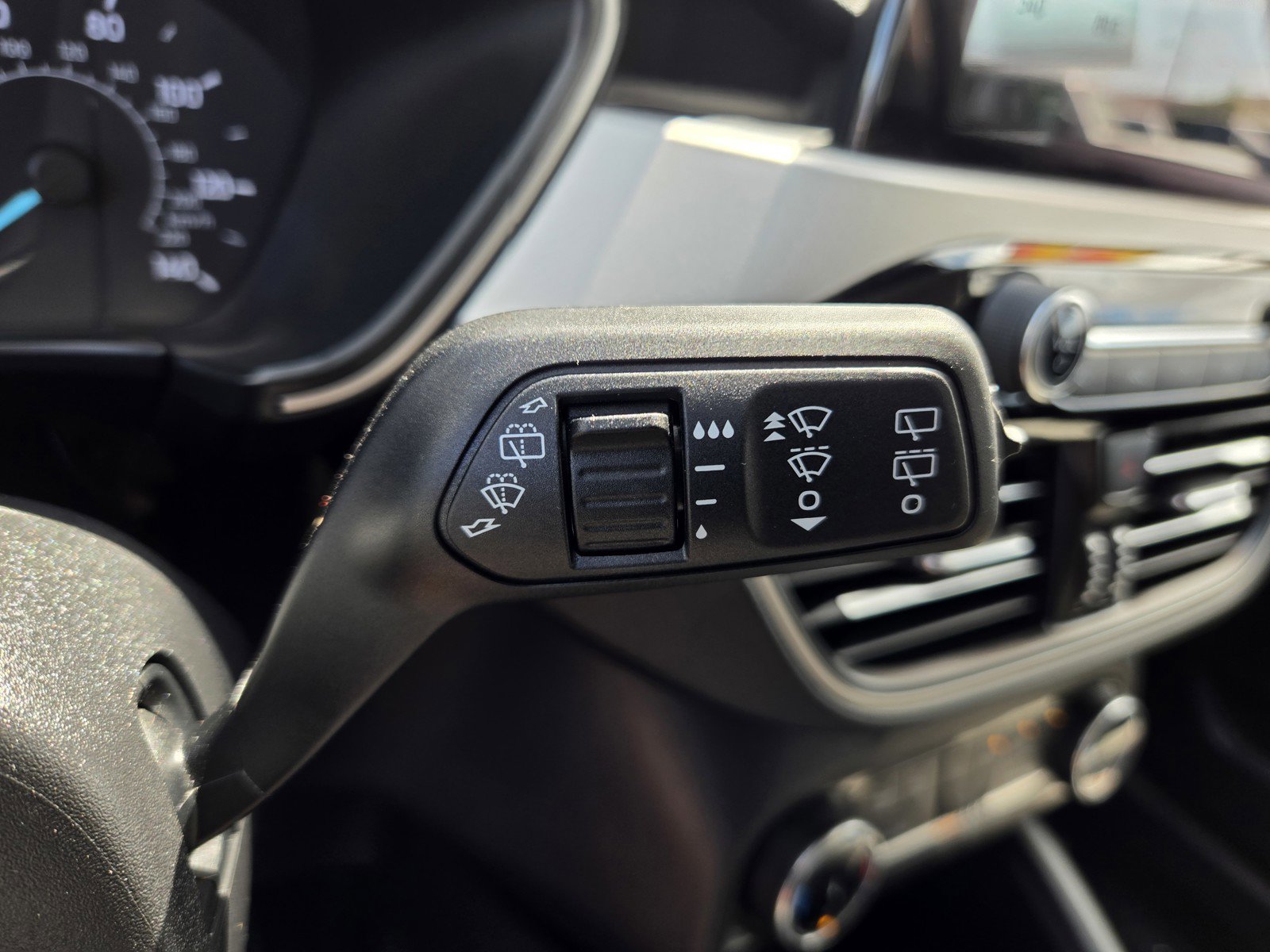 2022 Ford Escape SE photo 24