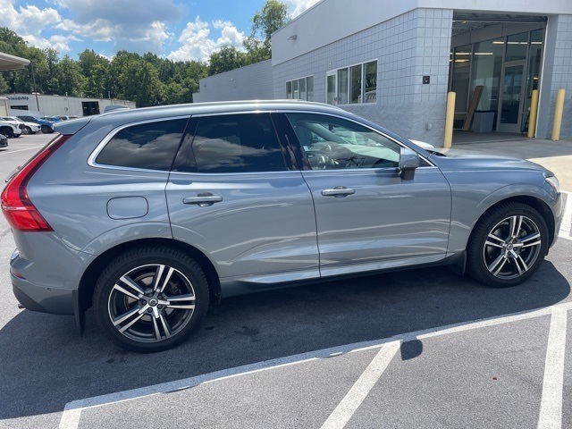 2019 Volvo XC60 T6 Momentum photo 2