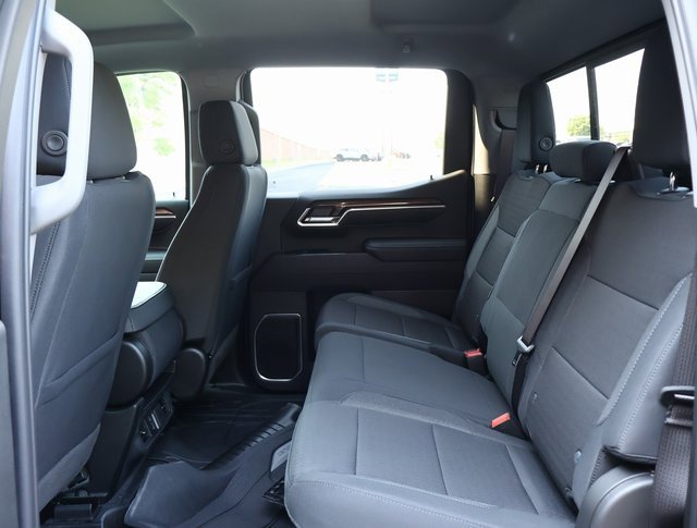 2025 Chevrolet Silverado 1500 LT photo 13