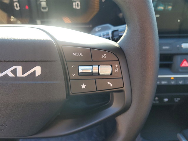 2025 Kia K4 LX photo 13