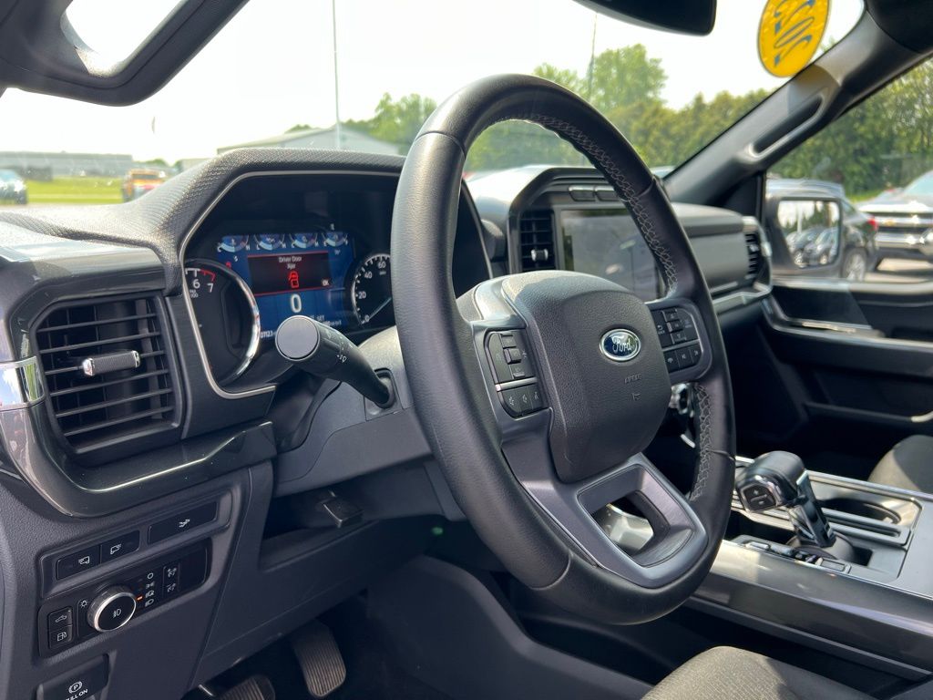 2023 Ford F-150 XLT photo 18
