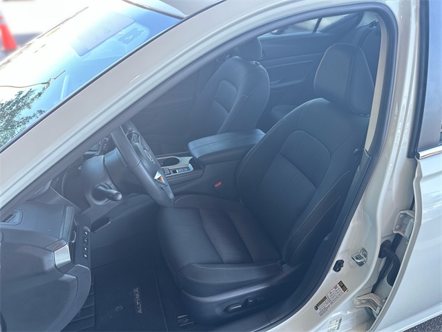 2023 Nissan Altima 2.5 SV photo 12