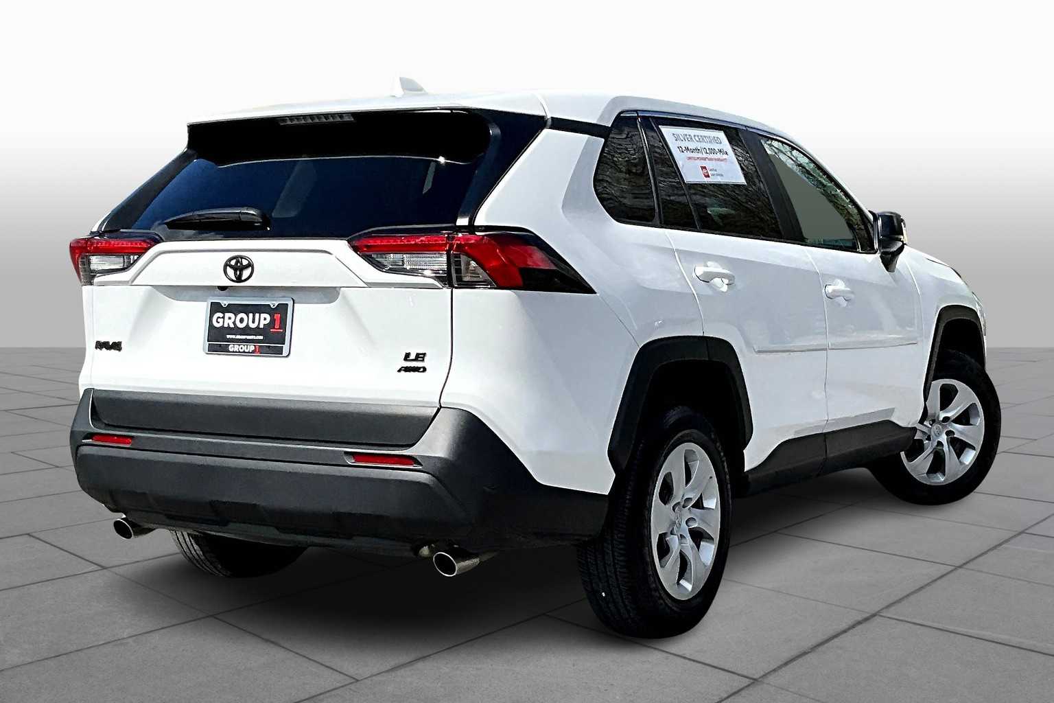 2024 Toyota RAV4 LE photo 11
