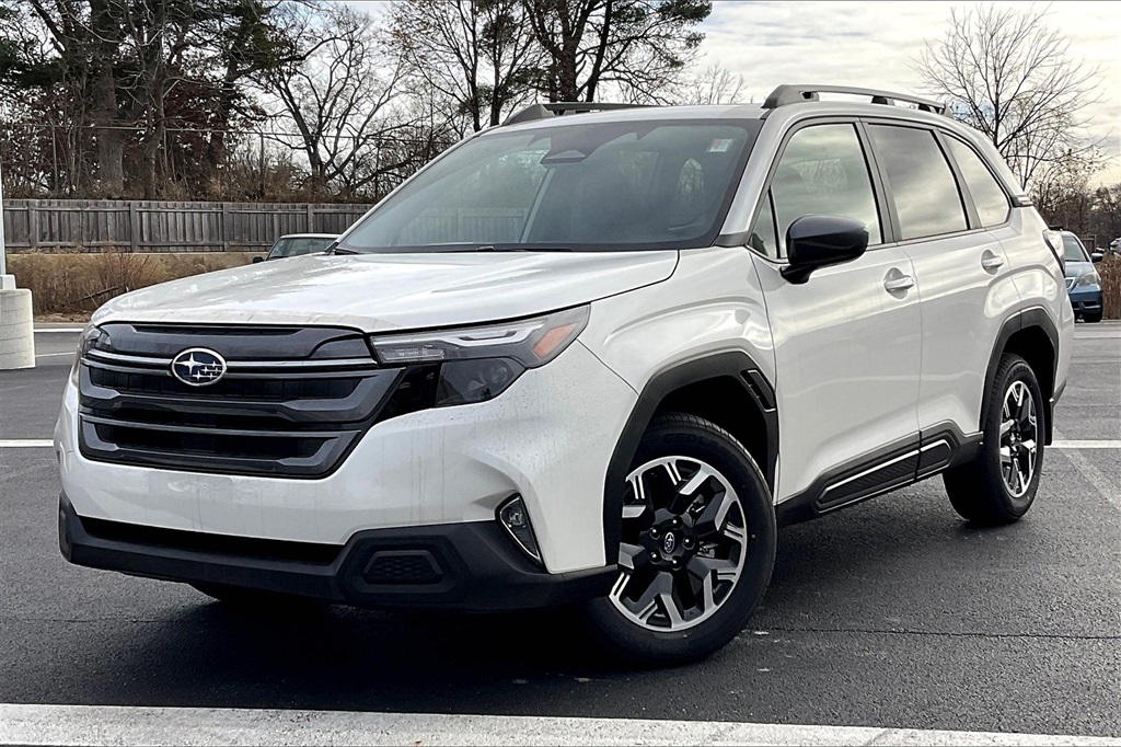 2025 Subaru Forester Premium photo 2