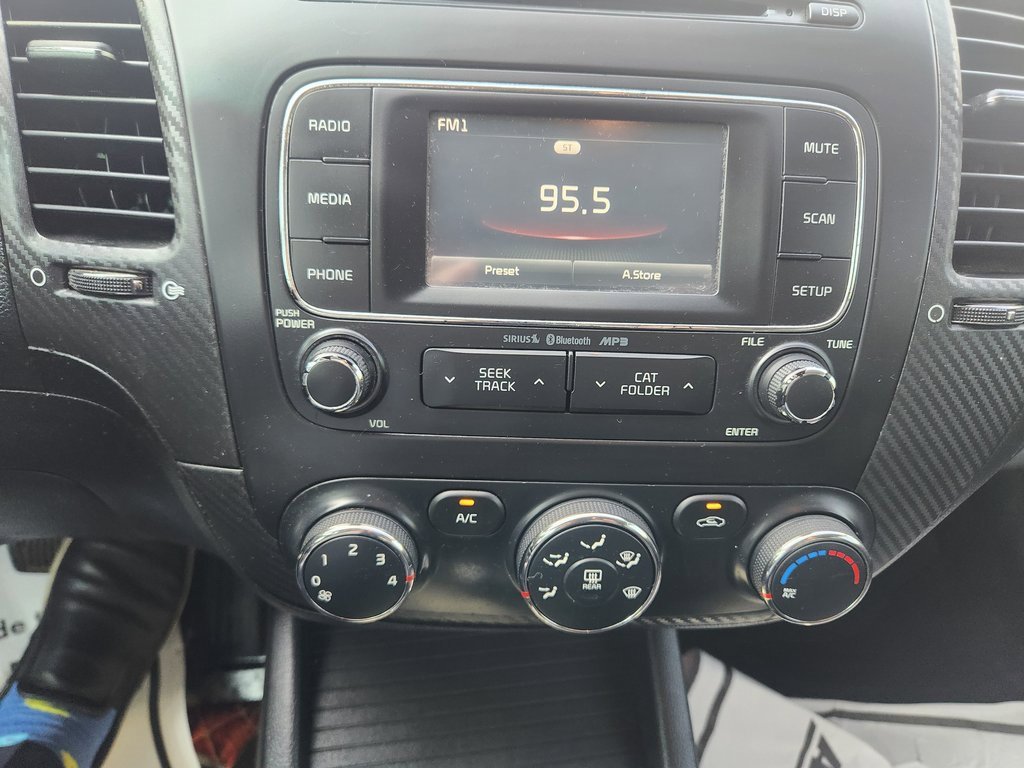 2016 Kia Forte EX photo 13