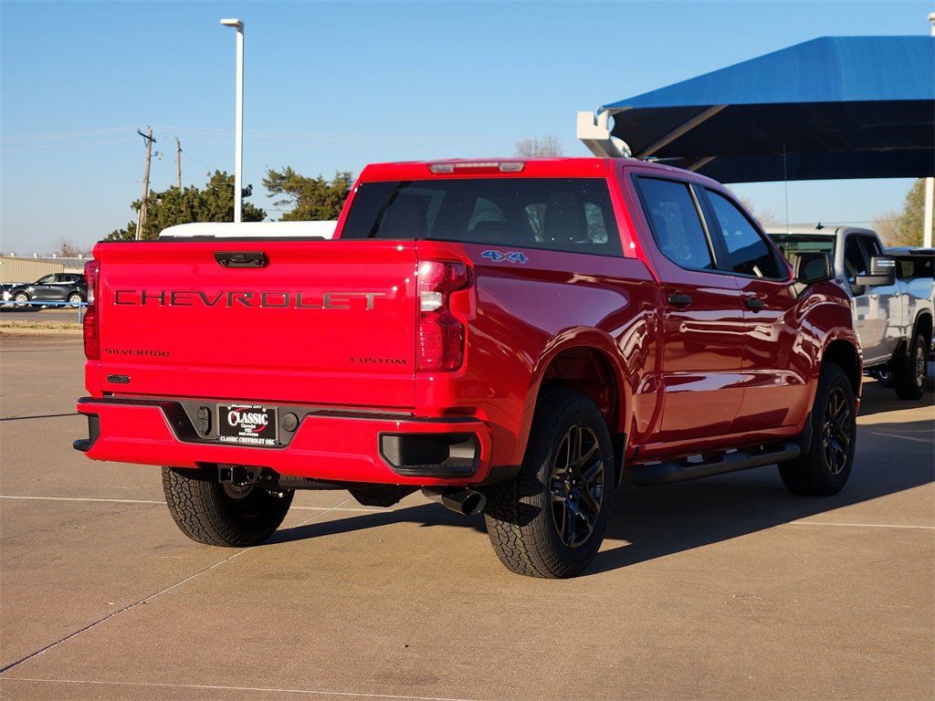2026 Chevrolet Silverado Custom photo 4