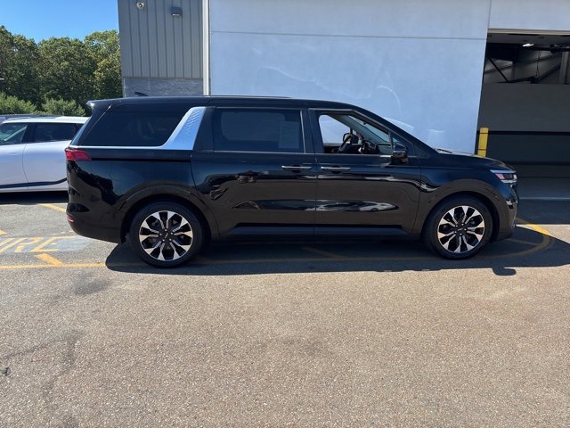 2023 Kia Carnival EX photo 4