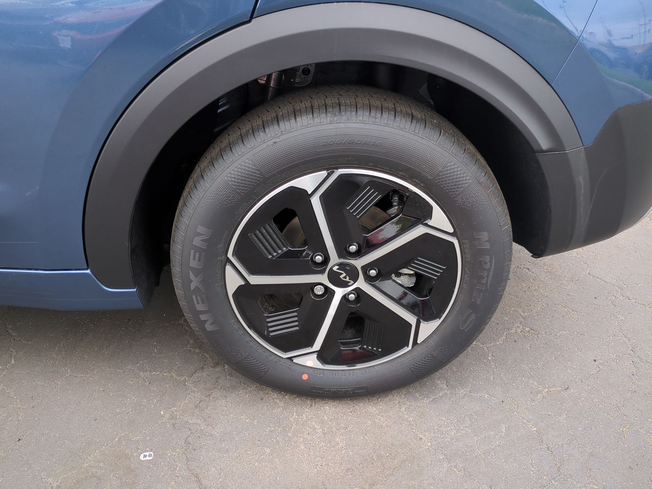 2025 Kia Niro EX photo 24