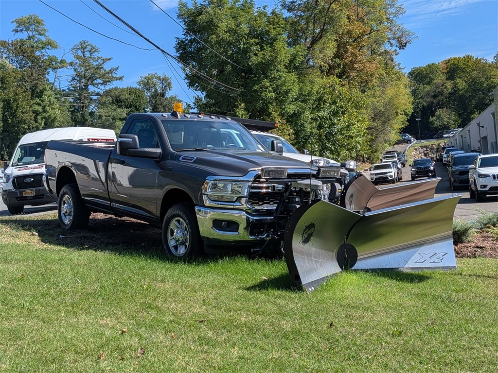 2023 Ram 2500 Tradesman photo 3
