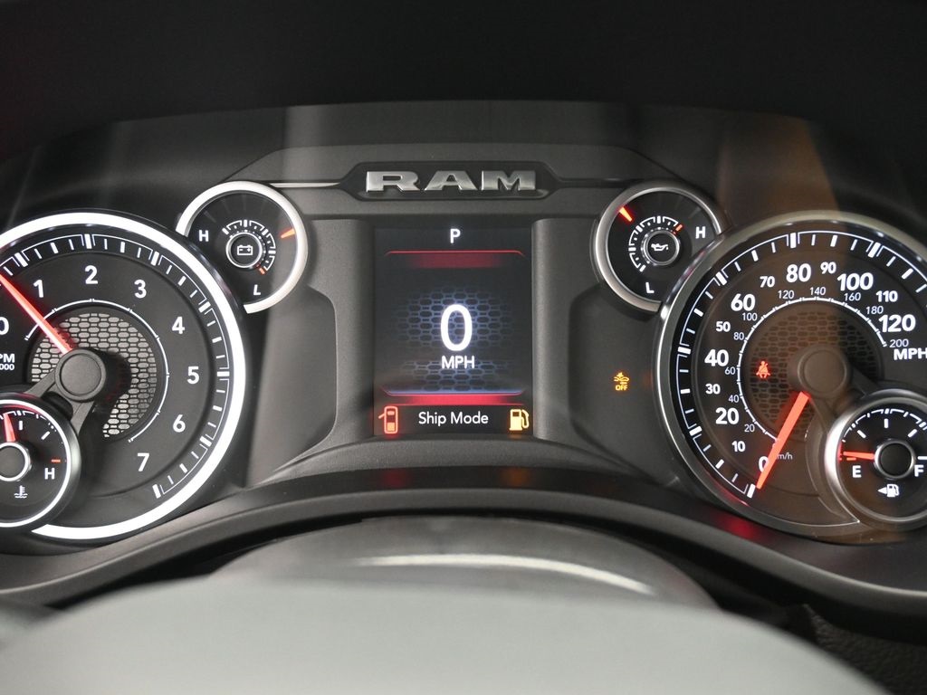 2025 Ram 1500 Tradesman photo 3