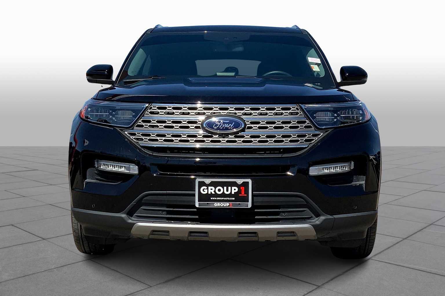 2023 Ford Explorer Limited photo 2
