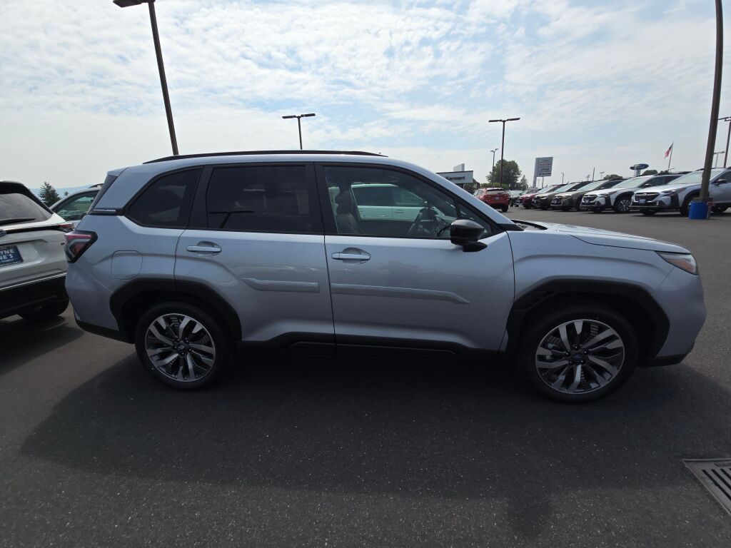 2025 Subaru Forester Touring photo 2
