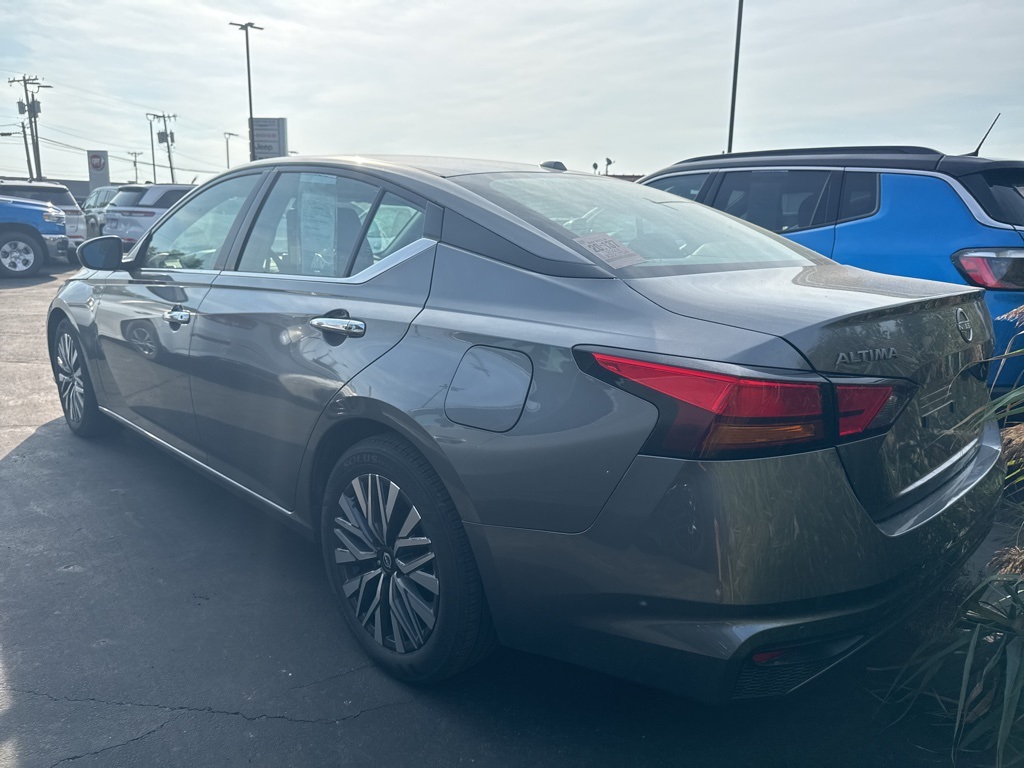 2024 Nissan Altima 2.5 SV photo 4