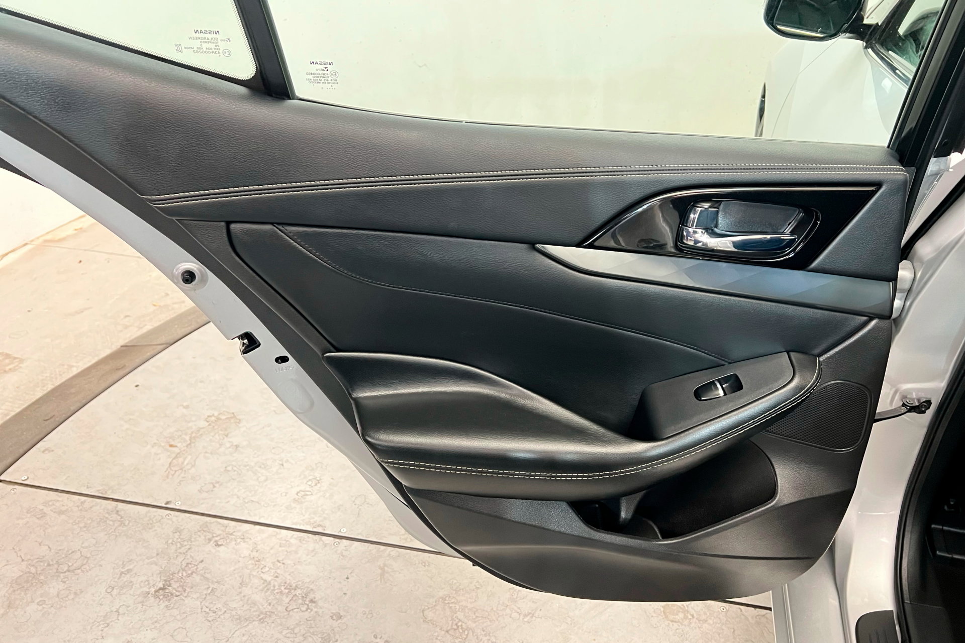 2023 Nissan Maxima SV photo 18