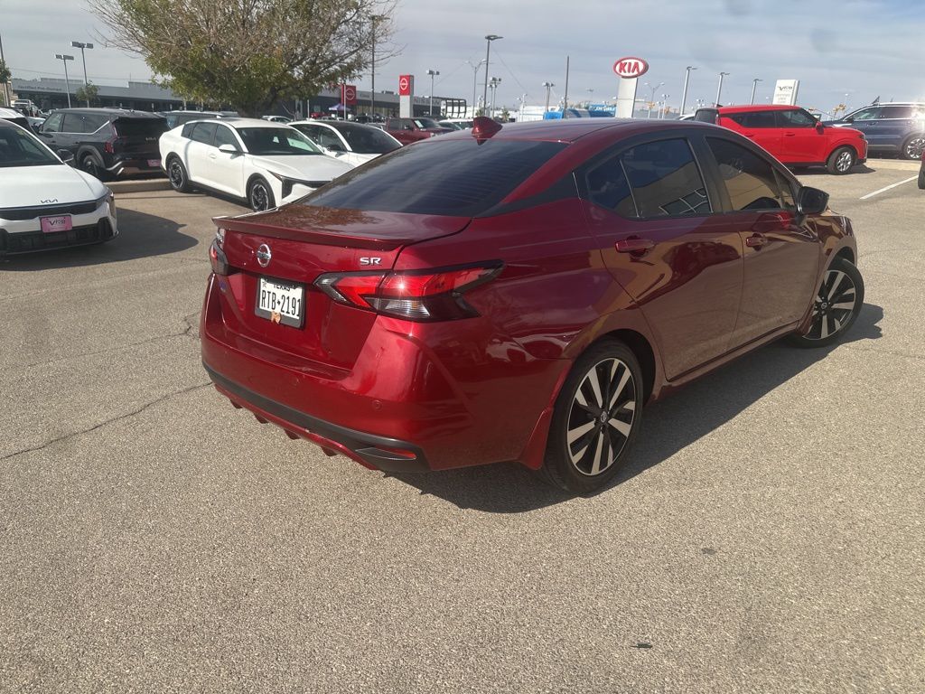 2022 Nissan Versa 1.6 SR photo 3