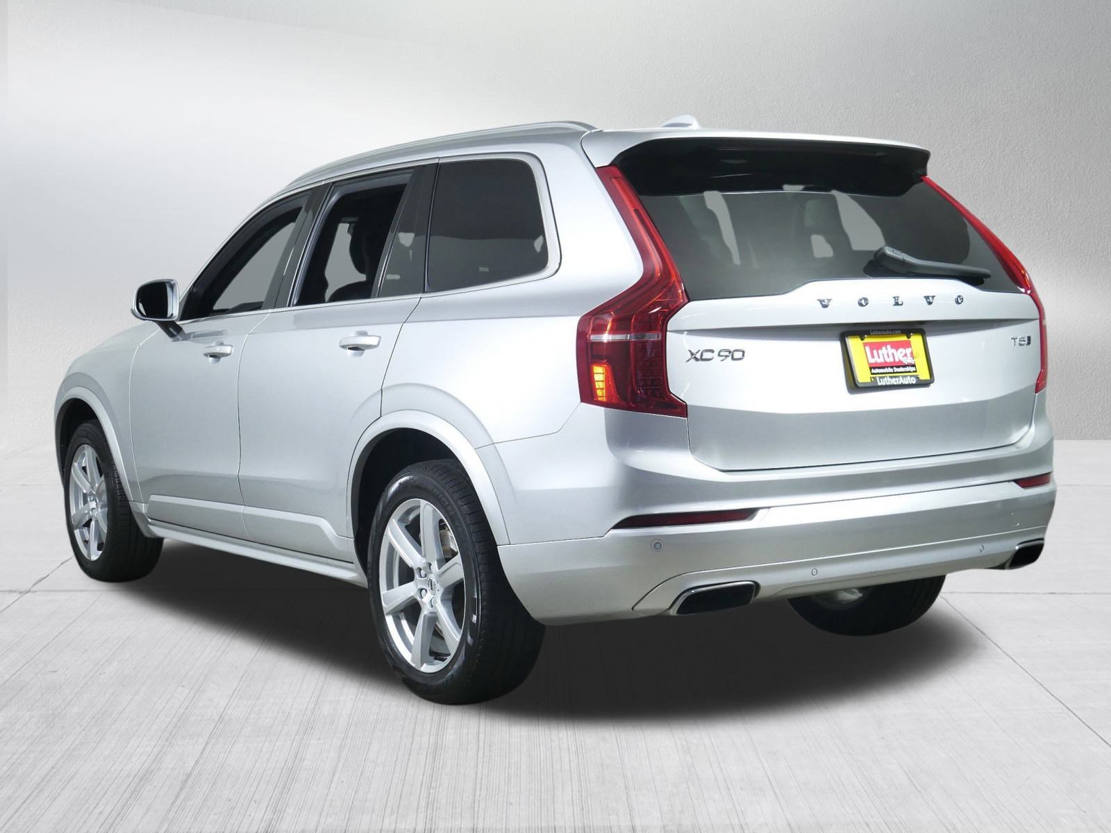 2020 Volvo XC90 Momentum AWD photo 5