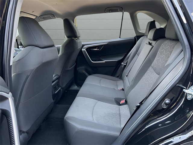 2023 Toyota RAV4 XLE photo 19