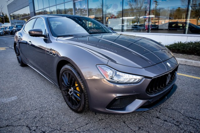 2022 Maserati Ghibli Modena Q4 photo 2