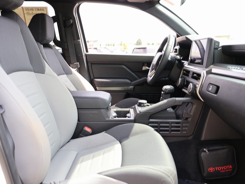 2025 Toyota Tacoma TRD Off-Road photo 9