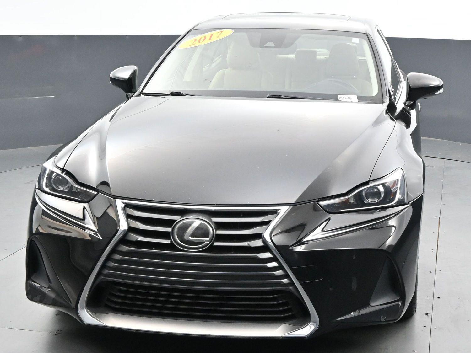 2017 Lexus IS 200t photo 3