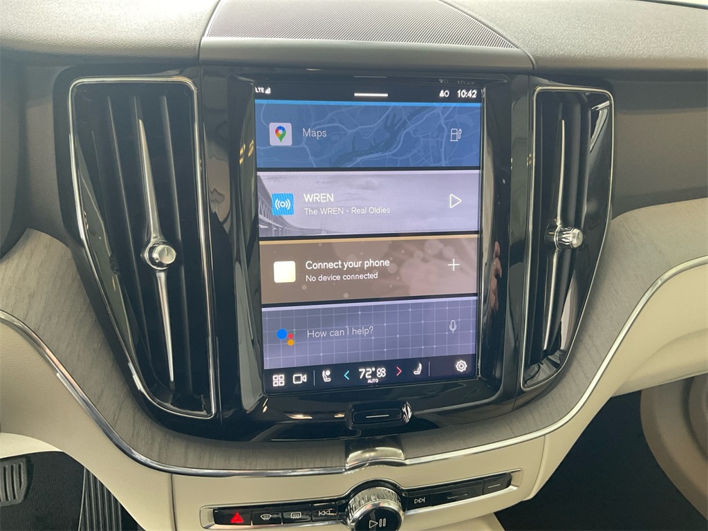 2025 Volvo XC60 Recharge Hybrid T8 Plus photo 19