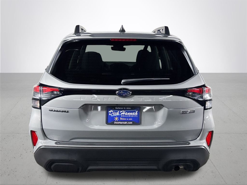 2025 Subaru Forester Premium photo 7