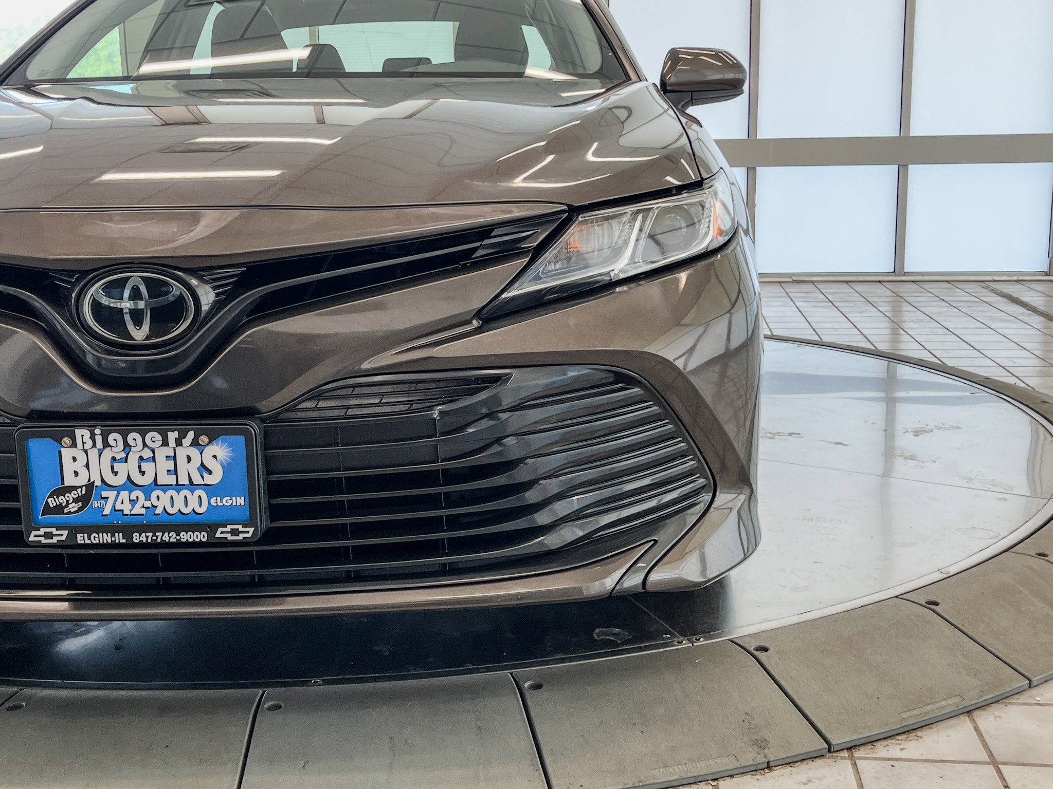 2018 Toyota Camry LE photo 9