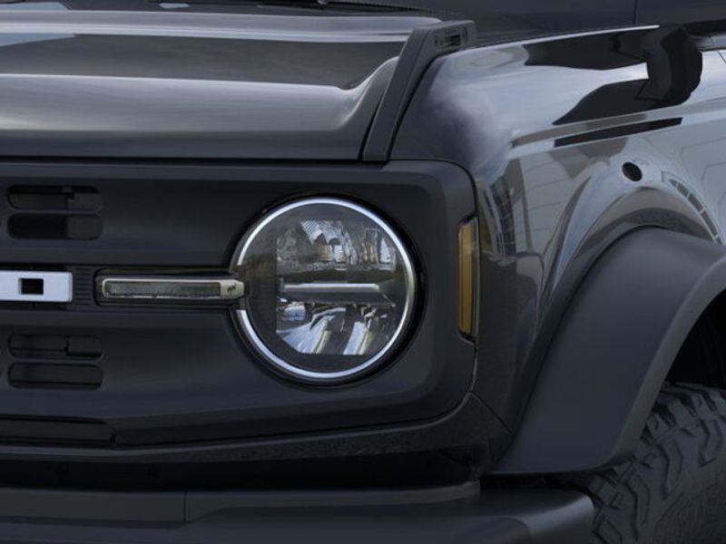 2025 Ford Bronco Base photo 20