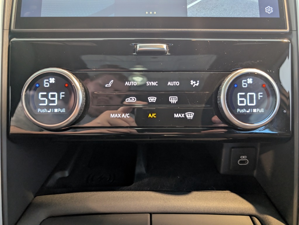 2025 Land Rover Discovery SE photo 17