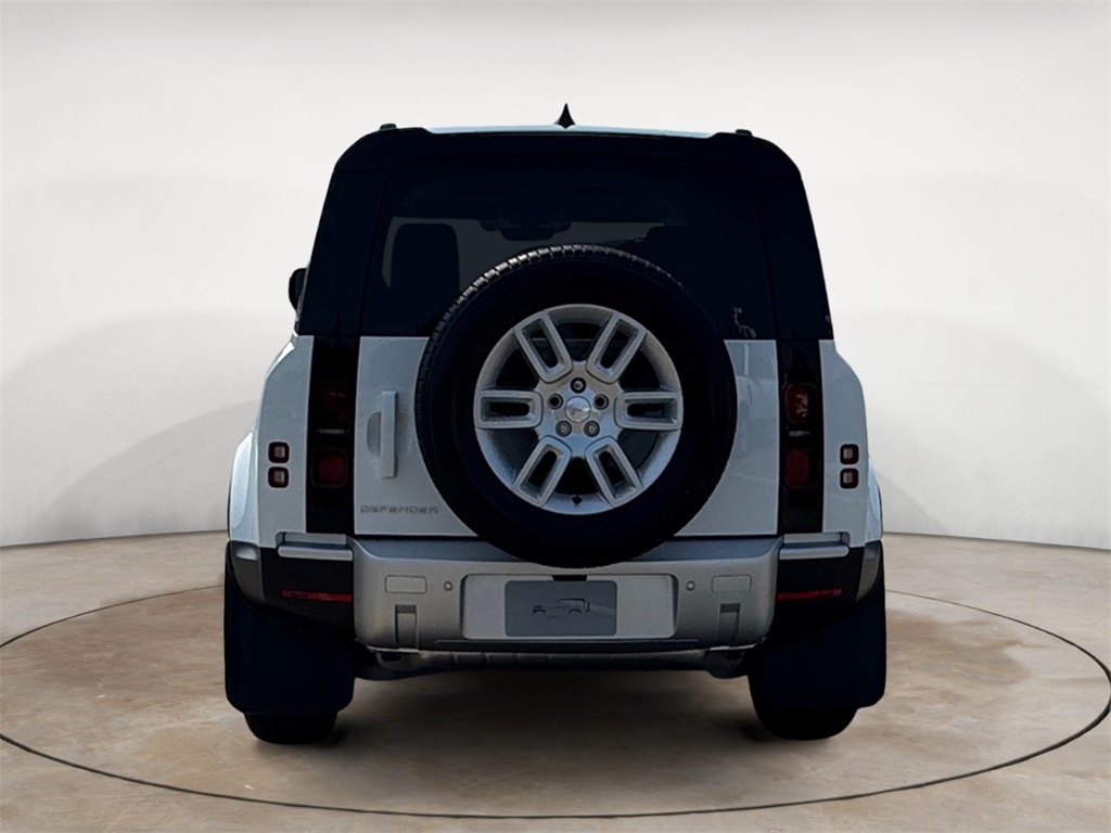 2025 Land Rover Defender 110 S photo 4