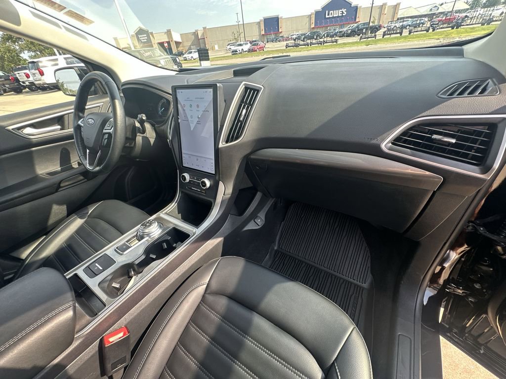 2023 Ford Edge SEL photo 28