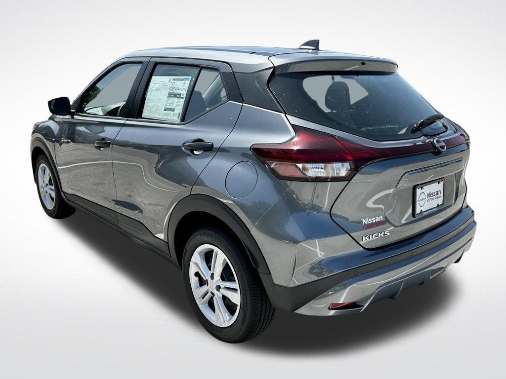 2025 Nissan Kicks Play S photo 4