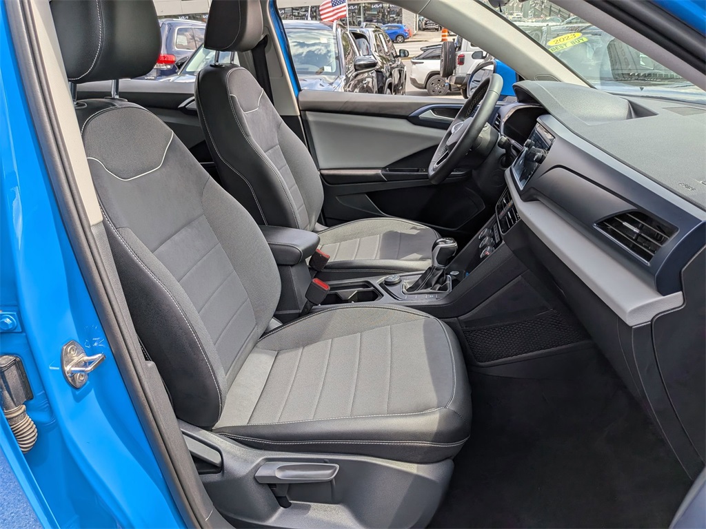 2023 Volkswagen Taos SE photo 25